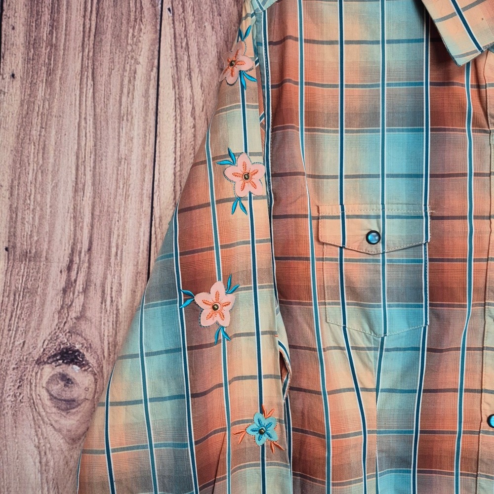 Panhandle Slim Womens L Plaid Floral Appliqué Western Pearl Snap Shirt Top - Picture 3 of 9